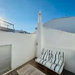 Summer Breeze Apartment, In The Historic Centre Of Apartamento
