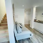 Summer Breeze Apartment, In The Historic Centre Of Lejlighed