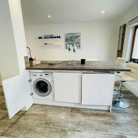 Summer Breeze Apartment, In The Historic Centre Of Apartment