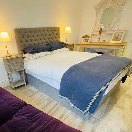 Summer Breeze Apartment, In The Historic Centre Of *