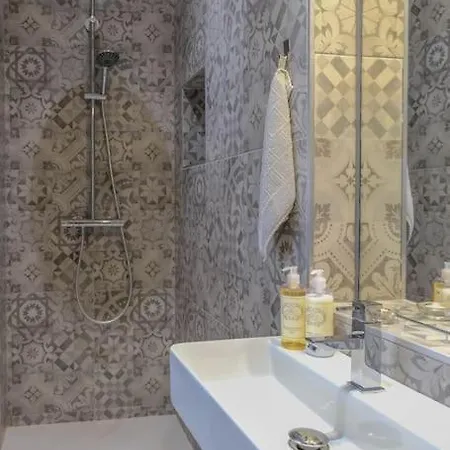 Summer Breeze Apartment, In The Historic Centre Of Apartment *