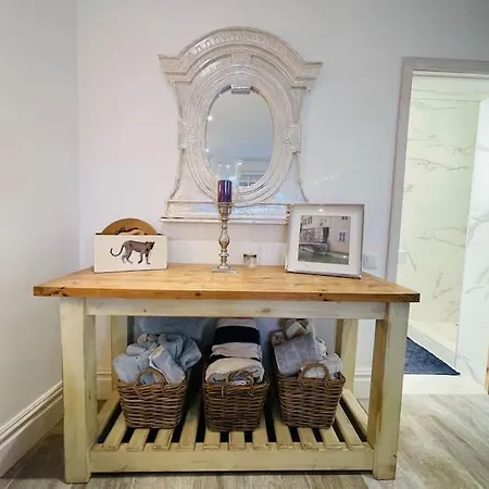 Summer Breeze Apartment, In The Historic Centre Of * Lagos