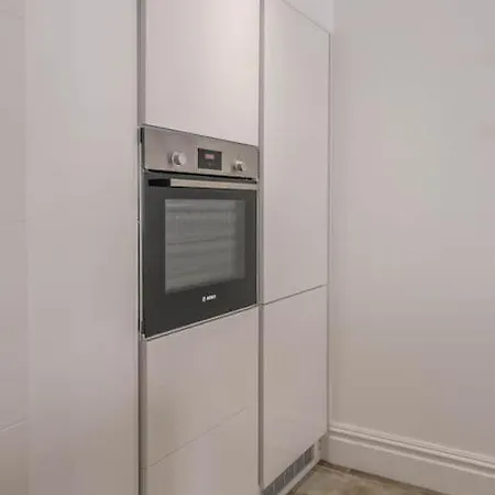 Summer Breeze Apartment, In The Historic Centre Of Apartment
