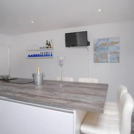 Summer Breeze Apartment, In The Historic Centre Of