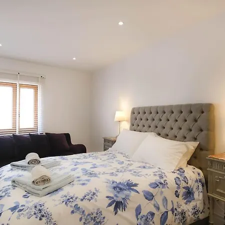 公寓 Summer Breeze Apartment, In The Historic Centre Of *