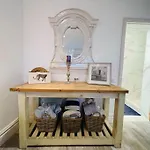 Summer Breeze Apartment, In The Historic Centre Of * Lagos